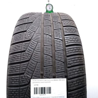 Pirelli 235/50 R17 96V Sottozero Winter 240 Serie 2 pneumatici usati Invernale