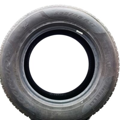 Pirelli 235/65 R17 108H Scorpion Winter pneumatici usati Invernali
