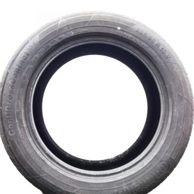Continental 225/55 R18 98V Conticrosscontact Lx 2 pneumatici usati Estive