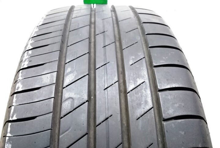 Goodyear 215/60 R17 96H Efficientgrip Performance pneumatici usati Estive