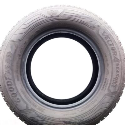 Goodyear 235/65 R16 115/113S Vector 4 Seasons CARGO pneumatici usati ALL SEASON