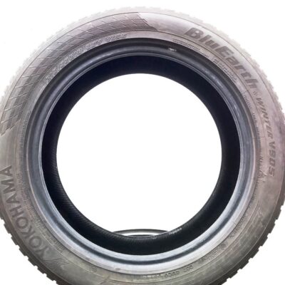 Yokohama 215/55 R18 95V BluEarth Winter V905 pneumatici usati Invernale