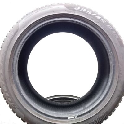 Pirelli 235/45 R18 98V Sottozero 3 Winter pneumatici usati Invernale