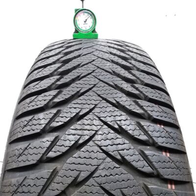 Goodyear 205/60 R16 96H Ultra Grip 8 pneumatici usati Invernale