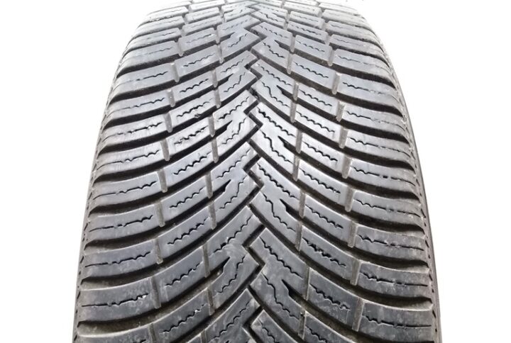 Pirelli 215/55 R17 98W All Season Cinturato SF2 pneumatici usati 4 Stagione