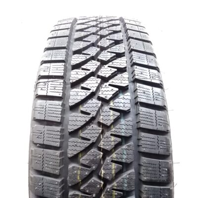 Bridgestone 235/65 R16 115/113R Blizzak W810 pneumatici nuovi Invernale