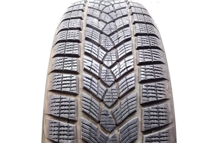 1185B1 Goodyear 21565 R17 99V UltraGrip Performance SUV pneumatici usati Invernale 1