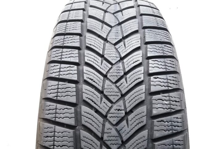 55923 Goodyear 21565 R17 99V UltraGrip Performance SUV pneumatici usati Invernale 1