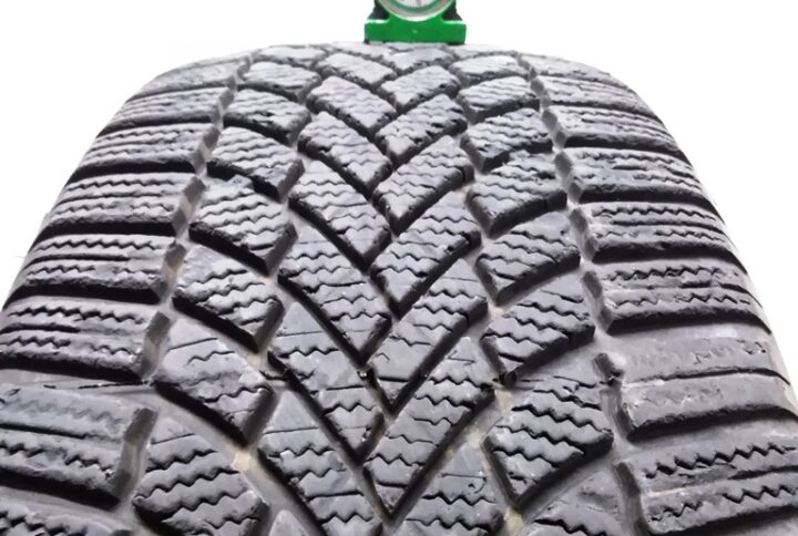 2216B Bridgestone 22550 R18 99V Blizzak LM005 pneumatici usati Invernale