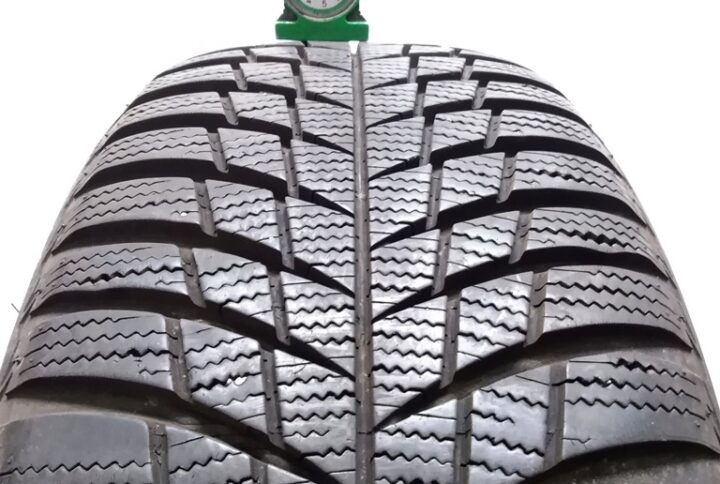 2285B Bridgestone 20555 R16 91H Blizzak LM001 pneumatici usati Invernale