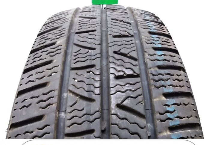 Pirelli 19560 R16 9997T Carrier Winter pneumatici usati Invernale 1