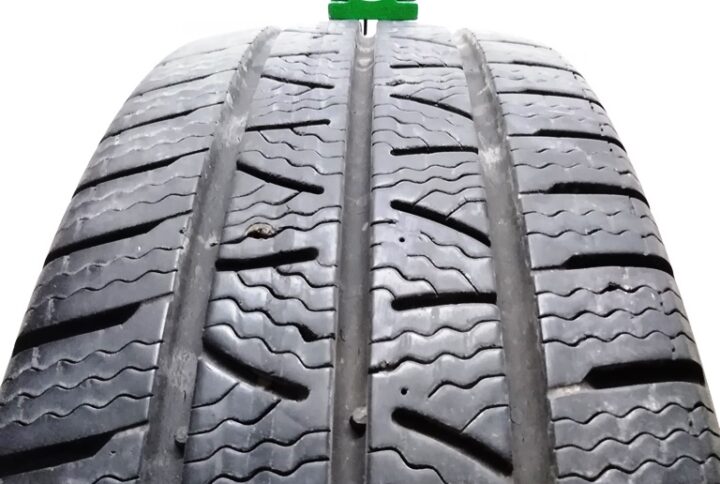 2396B Pirelli 21570 R15 109107S Carrier Winter pneumatici usati Invernale