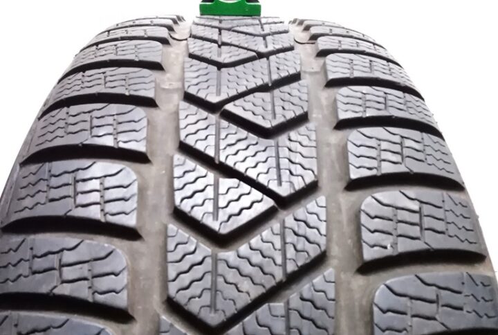 2461B Pirelli 23555 R17 99H Sottozero 3 Winter pneumatici usati Invernale