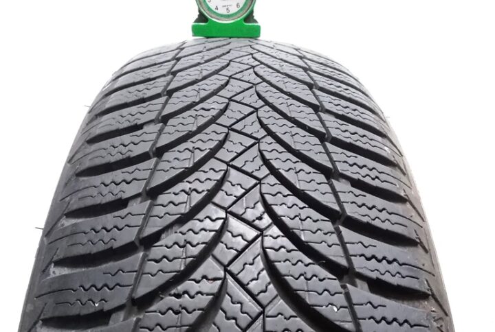 2586B Nexen 17560 R15 81H Winguard Snow G WH2 pneumatici usati Invernale