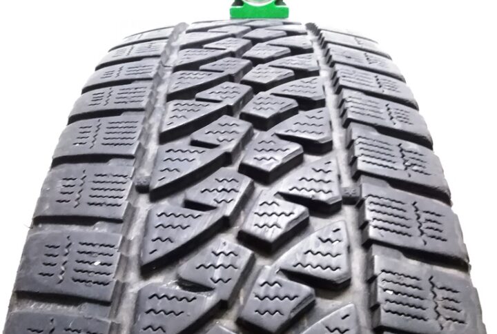 2693B Bridgestone 21570 R15 109107R Blizzak W810 pneumatici usati Invernale