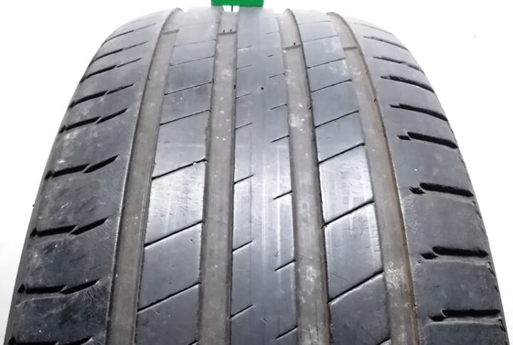 3067B Michelin 23555 R19 105V Latitude Sport 3 pneumatici usati Estive