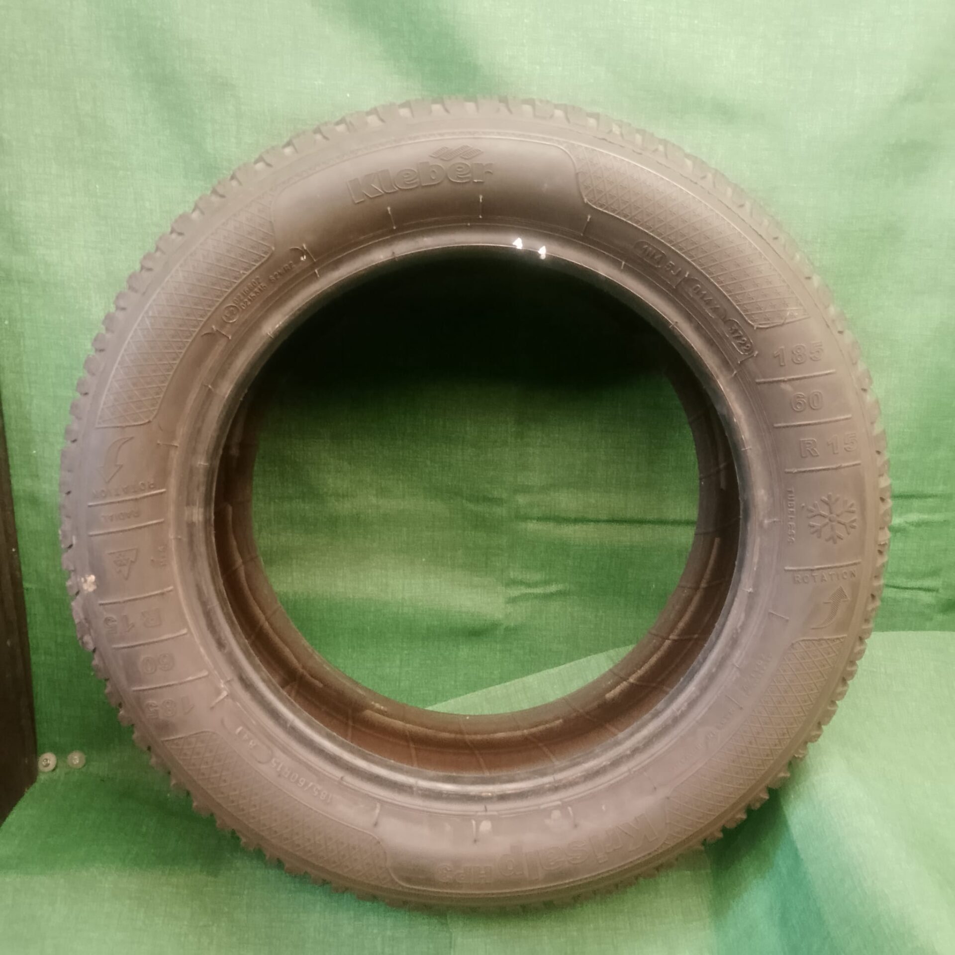 Kleber Krisalp HP3 185/60 R15 84T invernale usato - immagine 2