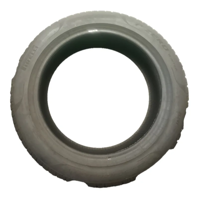 Pirelli P Zero Winter 255/50 R21 usato 7mm