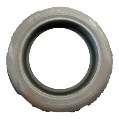 Pirelli Winter 2 Scorpion 235/50 R20 usati