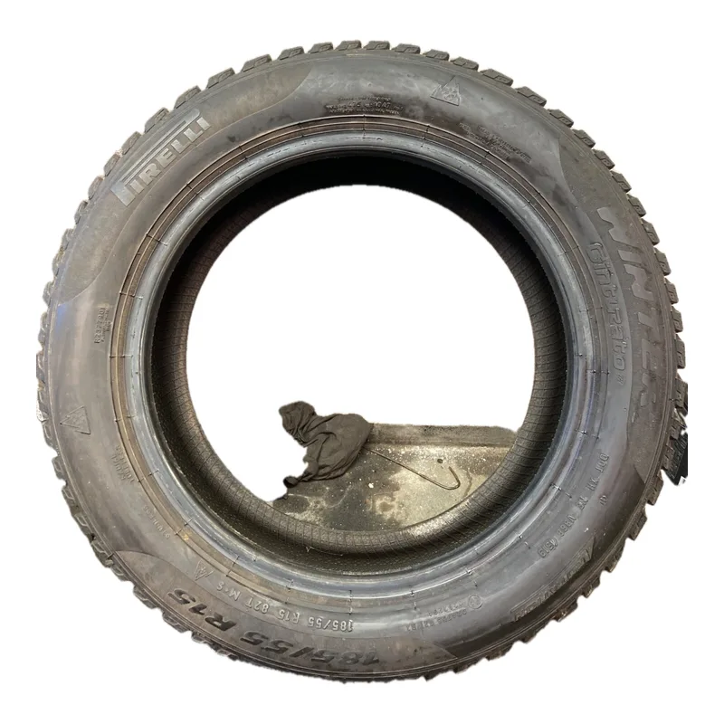 Pirelli Winter Cinturato 185/55 R15 82T usato