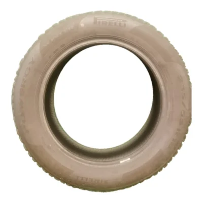 Pirelli Powergy Winter 235/55 R18 usato 7.5mm