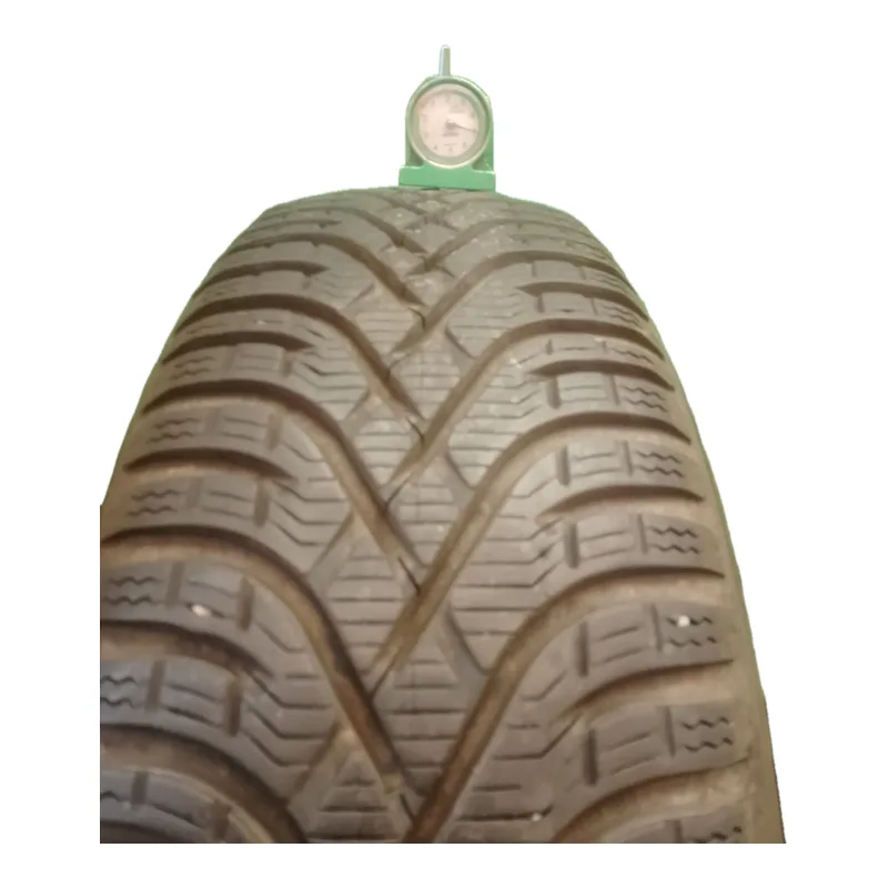 Kleber Krisalp HP3 185/60 R15 84T invernale usato