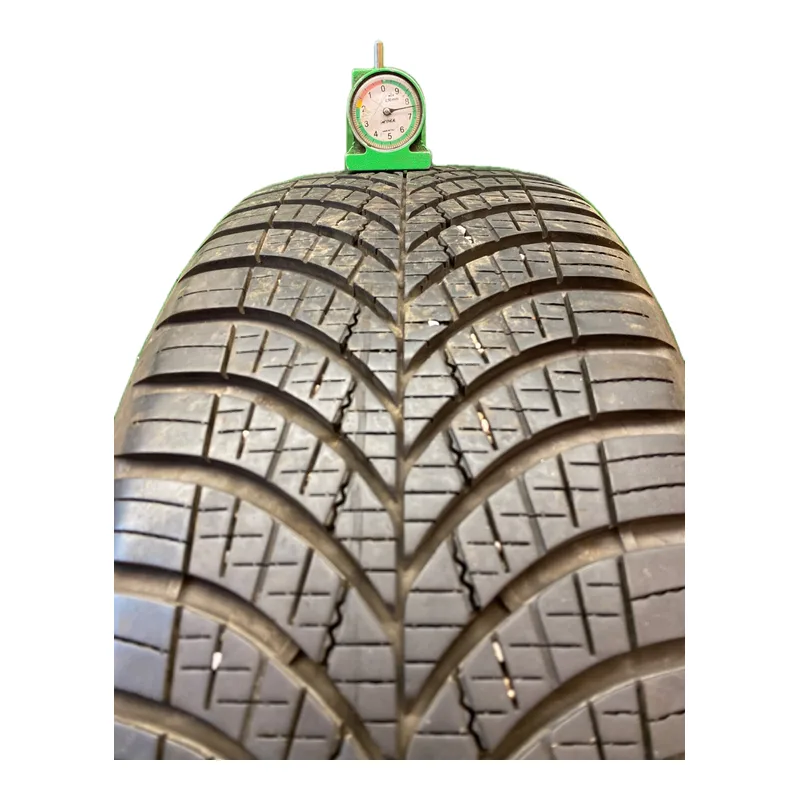Goodyear Vector 4Seasons 225/60 R18 104V usato