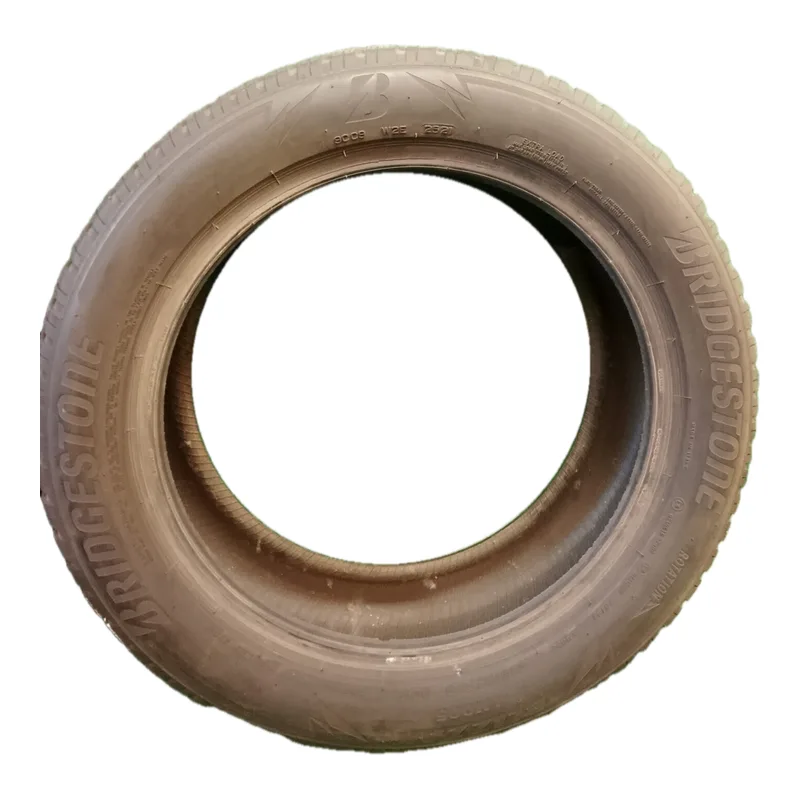 Bridgestone Blizzak LM005 215/55 R18 99V usato