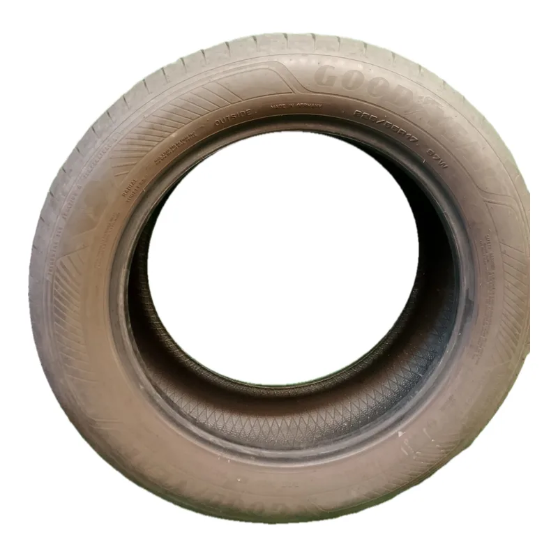 Goodyear EfficienteGrip Performance 225/55 R17 usato