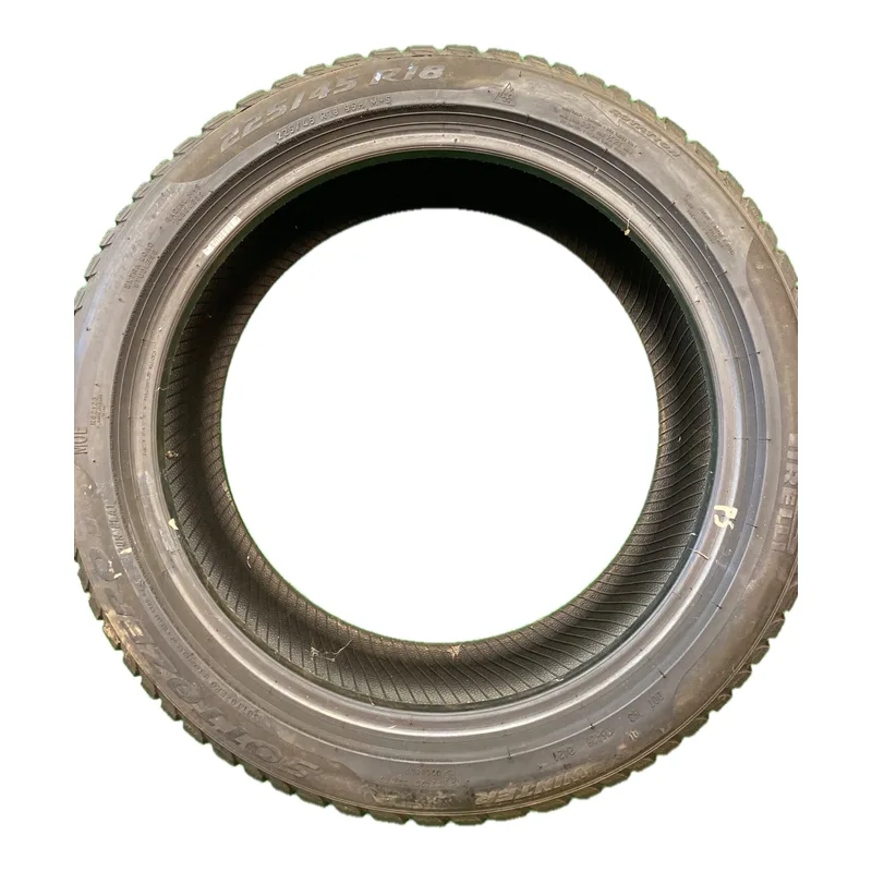 Pirelli Sottozero Winter 3 MOE 225/45 R18 usato