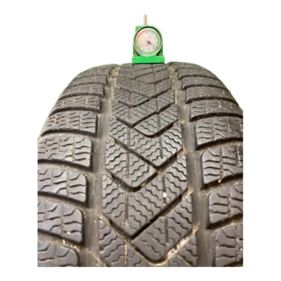 Pirelli Sottozero 3 MOE 225/45 R18 usato