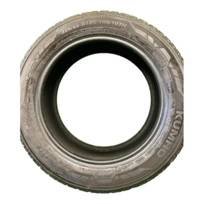 Kumho PorTran 4S Van cx11 225/55 R17C usato