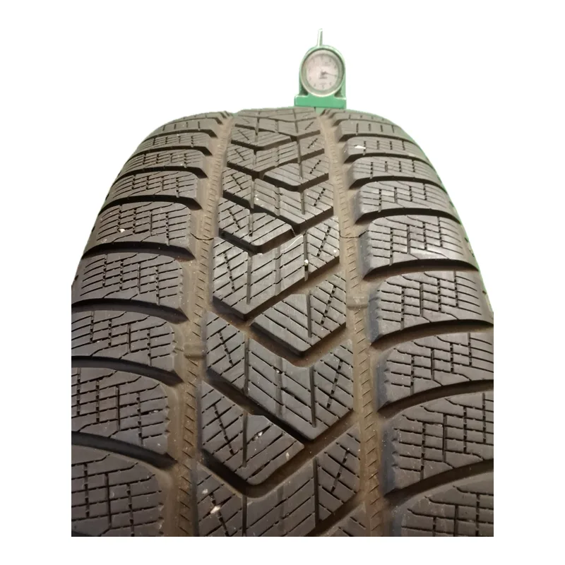 Pirelli Scorpion Winter 235/50 R19 103H usato
