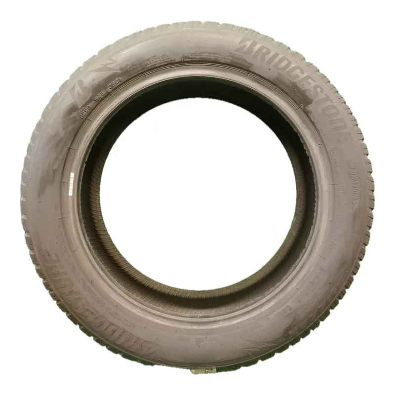 Bridgestone Blizzak LM 005 215/55 R18 99V usato
