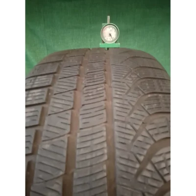 Pirelli P ZERO WINTER 255/50 R21 109V usato