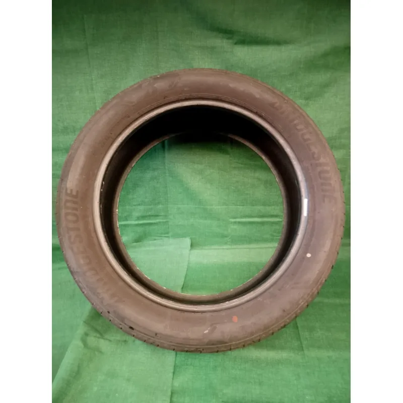 Bridgestone Alenza 100 235/50 R20 usato