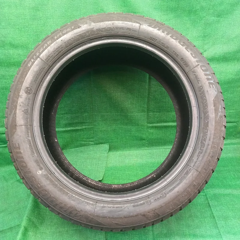 Bridgestone Blizzak LM001 225/50 R17 94H usato