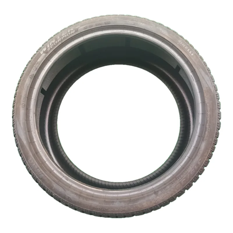 Pirelli Scorpion Winter 2 315/30 R22 usato