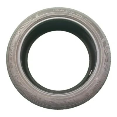 Kumho Ecsta PS71 235/45 R20 usato 7mm