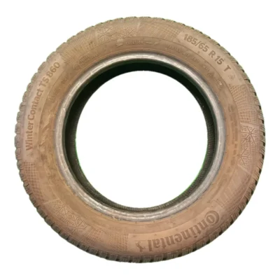 Continental Winter Contact TS 860 185/65 R15 usato