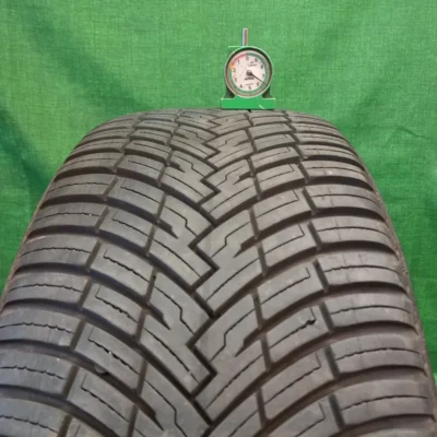 Pirelli All Season Cinturato SF2 225/45 R19 96W