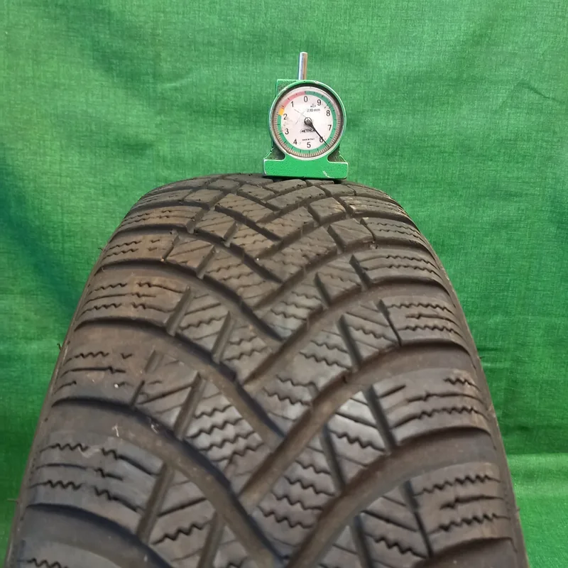 Hankook Winter i*cept RS3 175/65 R14 82T usato