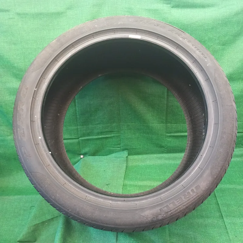 Pirelli P ZERO 315/35 R21 estivo usato