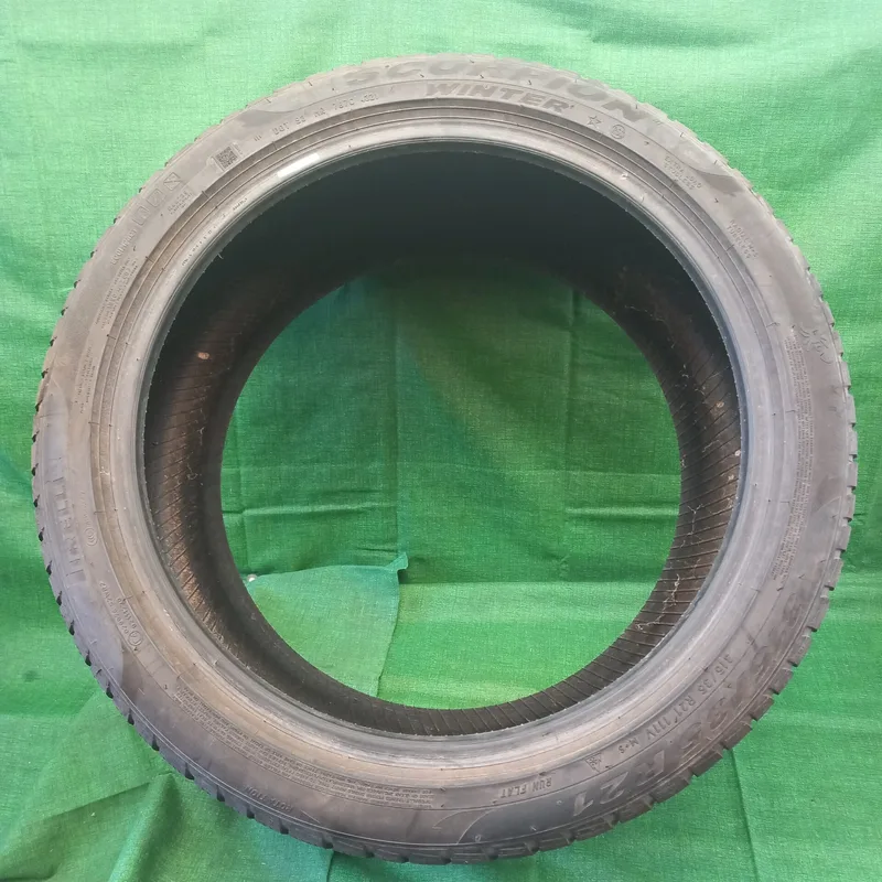 Pirelli Scorpion Winter 315/35 R21 usato