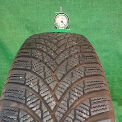 Firestone Winterhawk 4 185/65 R15 88T usato