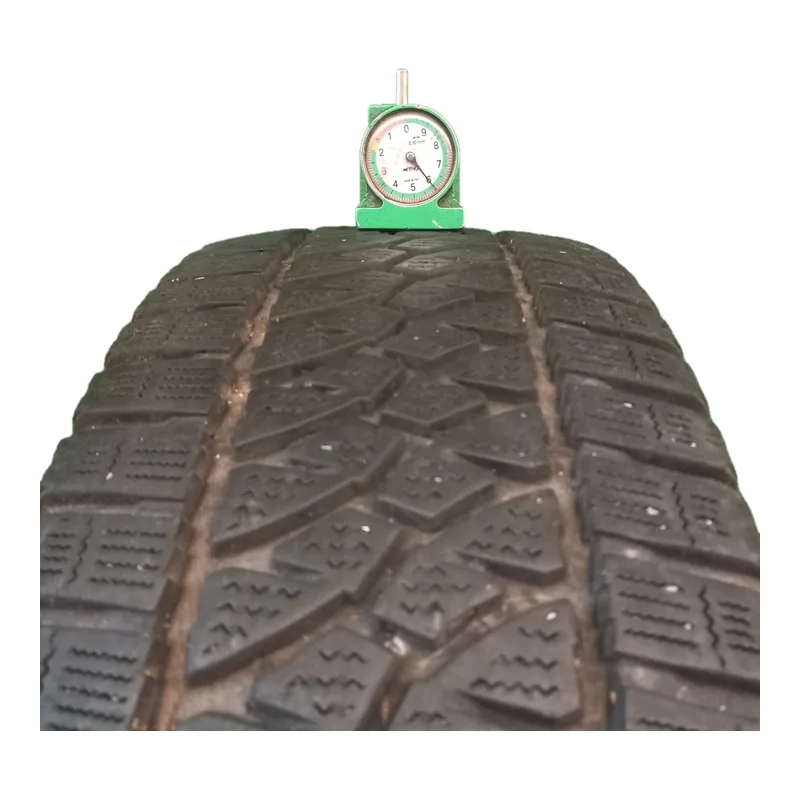 Bridgestone Blizzak W810 215/70 R15C usato