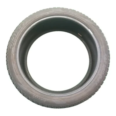 Pirelli Winter Scorpion 2 255/40 R21 usato