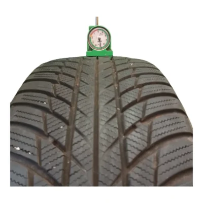 Bridgestone BLIZZAK LM 001 205/55 R17 91H usato