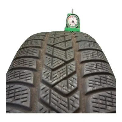 Pirelli Scorpion Winter 215/65 R17 103H usato