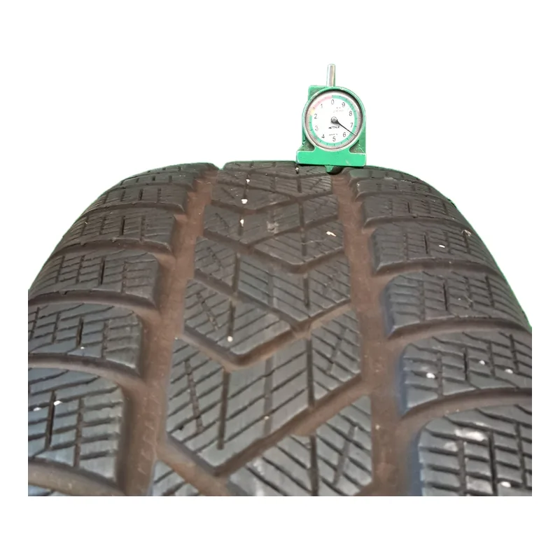 Pirelli Scorpion Winter 235/55 R18 usato